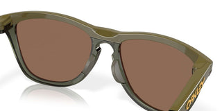 Oakley FROGSKINS RANGE OO 9284 men Green Squared Sunglasses